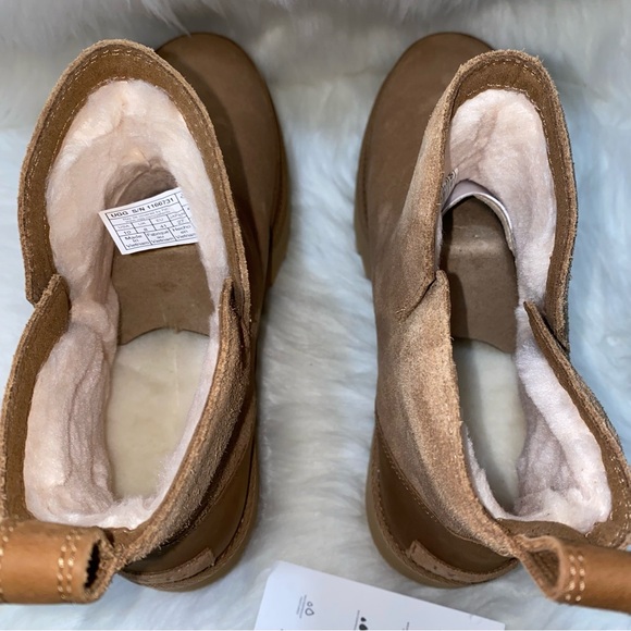 Ugg boots size 10 New in box - Picture 11 of 13